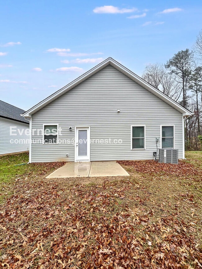 Building Photo - 312 N Correll St