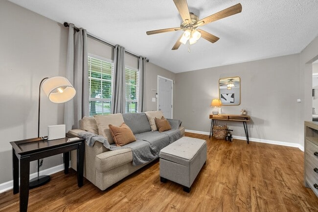 Building Photo - 401 Pacific Ave