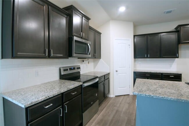 Building Photo - 106 Reagor Dr