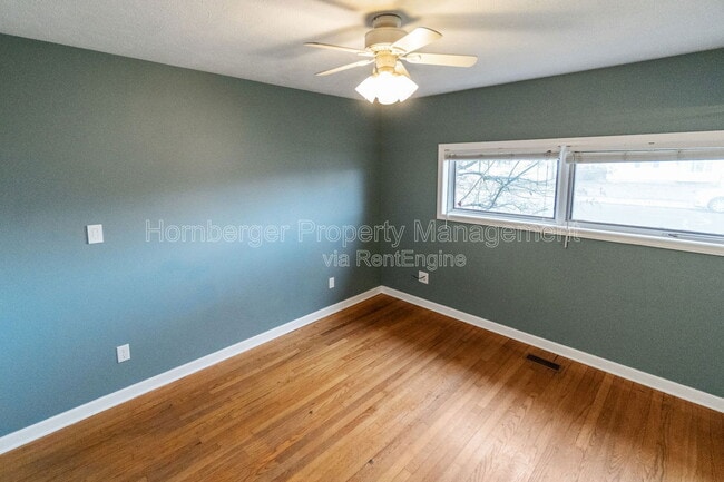 Building Photo - 2324 E South Crescent Ave