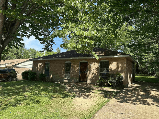 Primary Photo - 4596VALLEYSTREAM_4BD2BA_TN-MEM