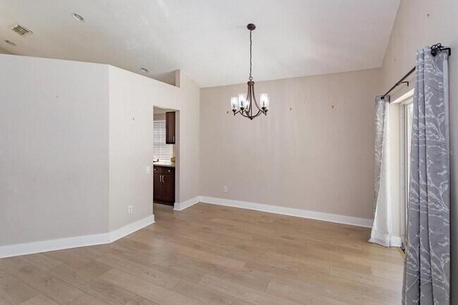 Building Photo - 836 Garden Glen Loop