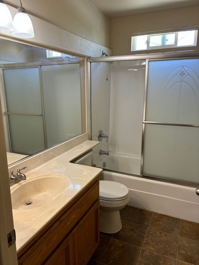 Building Photo - 1748 River Run Dr