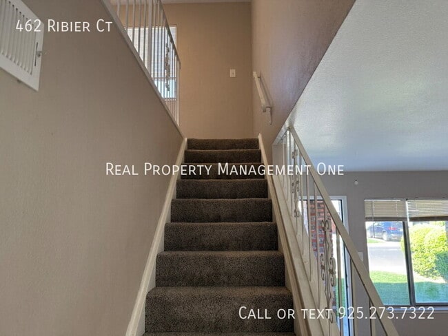 Building Photo - 462 Ribier Ct