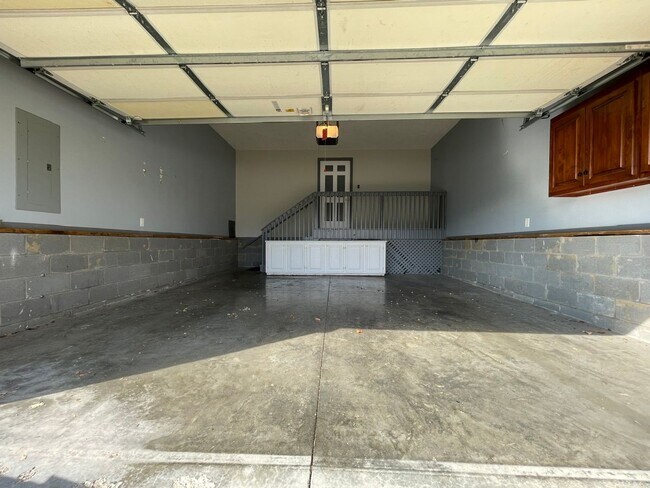 Building Photo - Awesome Home Great Location for Rent