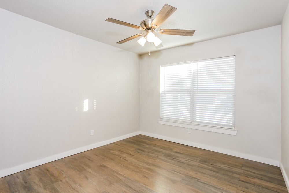 Building Photo - 10104 Chapel Oak Trail