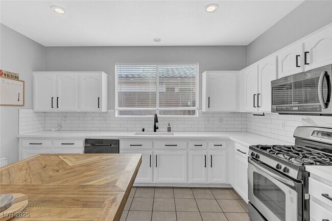 Building Photo - 1481 Rancho Ridge Dr