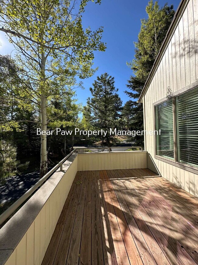 Building Photo - Charming 2-Bed Townhome in North Evergreen!