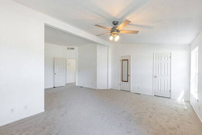 Building Photo - TENTATIVELY RENTED Rare Home, 3 Bedrooms, 2 Bathrooms, Rural Setting