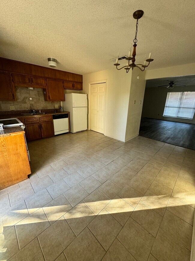 Building Photo - 3406 Victoria Cir