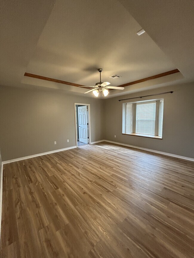 Building Photo - 2237 Scissortail Landing Dr