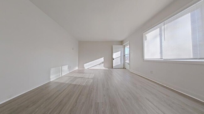 Building Photo - 610 Hawthorne Ave