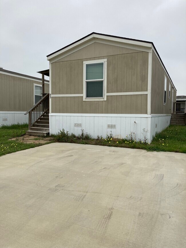 Building Photo - 4343 Katy Hockley Rd