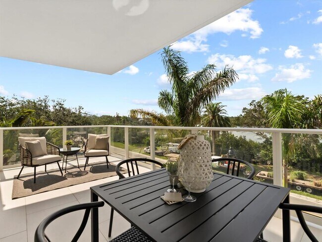 Building Photo - 1020 Sunset Point Rd