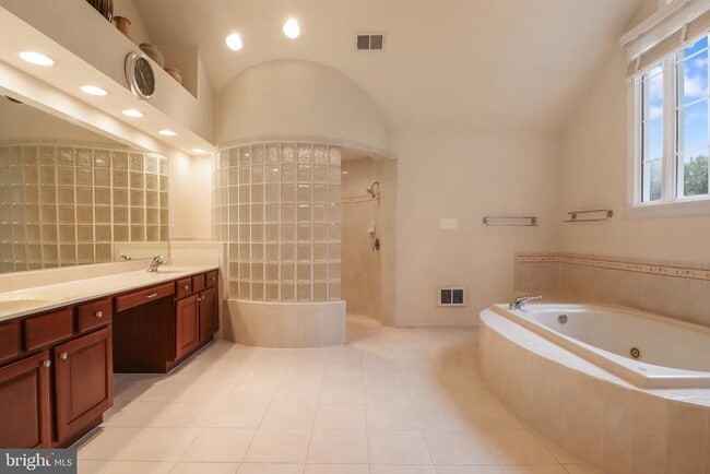 Building Photo - 13309 Big Cedar Ln