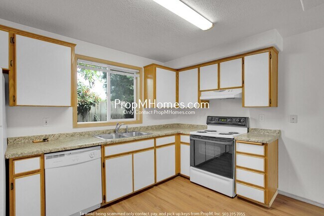 Building Photo - Spacious Updated Three Bedroom in Cully - ...
