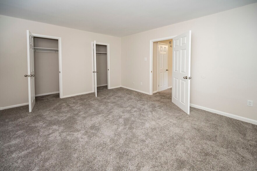 Building Photo - Rosewood Apartments