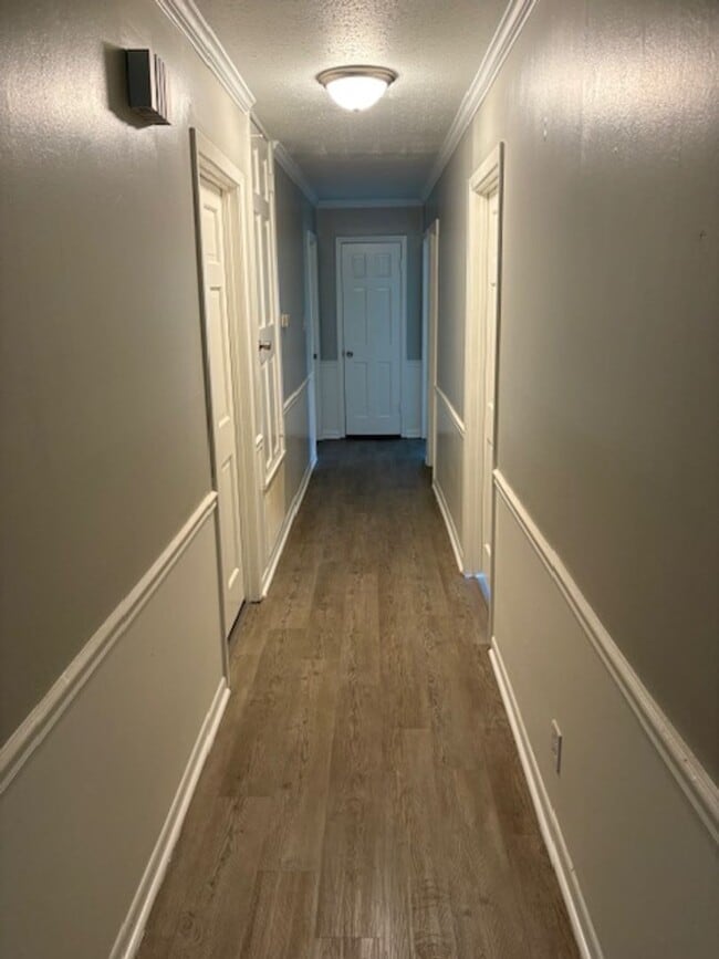 Building Photo - Renovated 4 Bedroom 2 Bath Home for Rent!