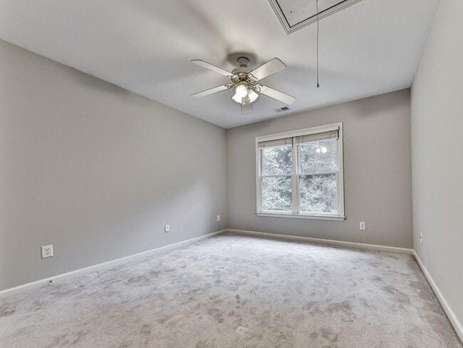 Building Photo - 408 Sixes Dr