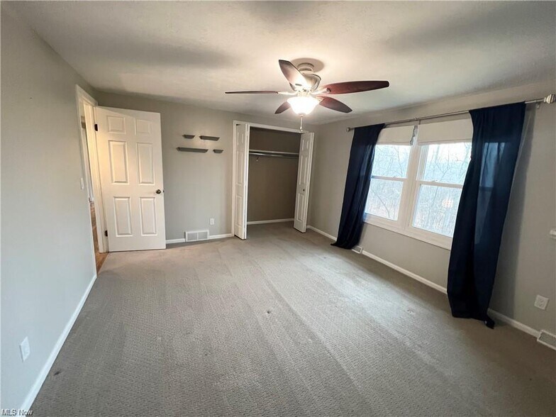 Building Photo - 37445 Fawn Path Dr