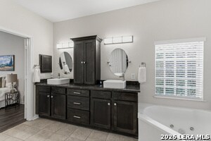 Building Photo - 922 Desert Bluff