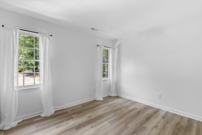 Building Photo - 6649 Speight Cir