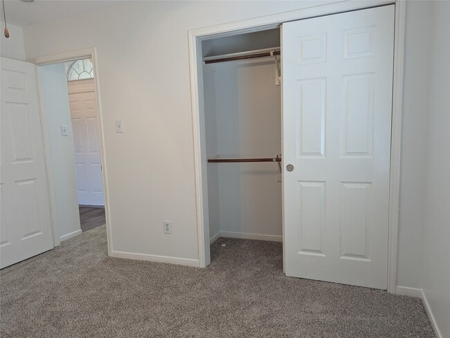 Building Photo - 5618 Savannah Woods Ln