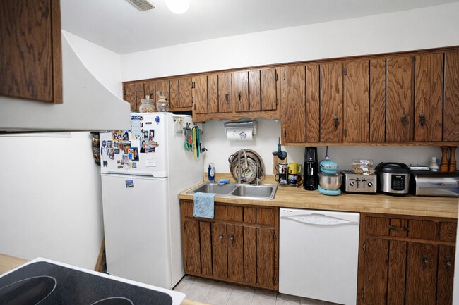 Building Photo - 1486 Stonebridge Cir