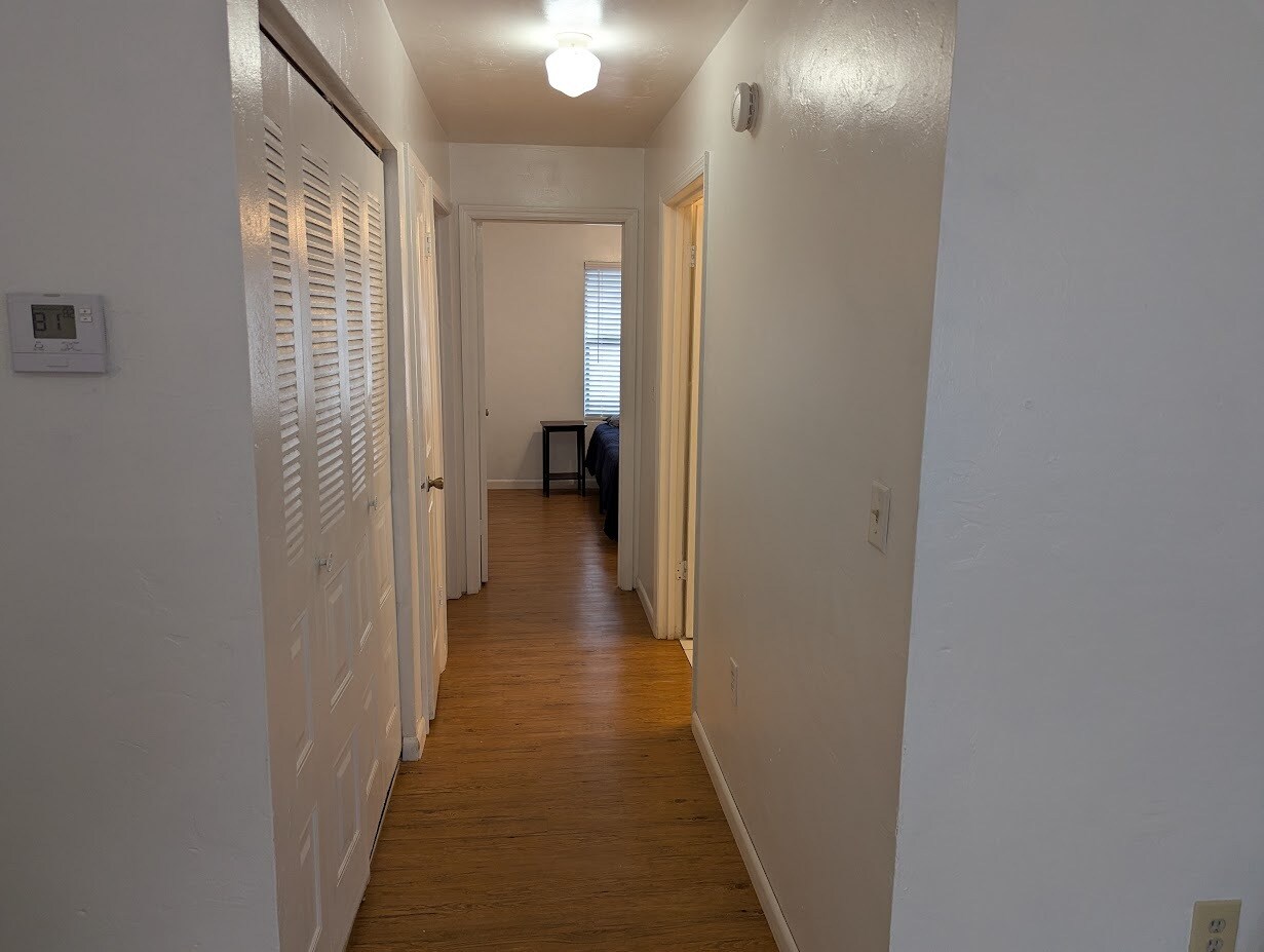 Building Photo - 3600 SW 23rd St