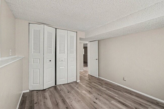 Building Photo - 6201 Turtle Neck Ln