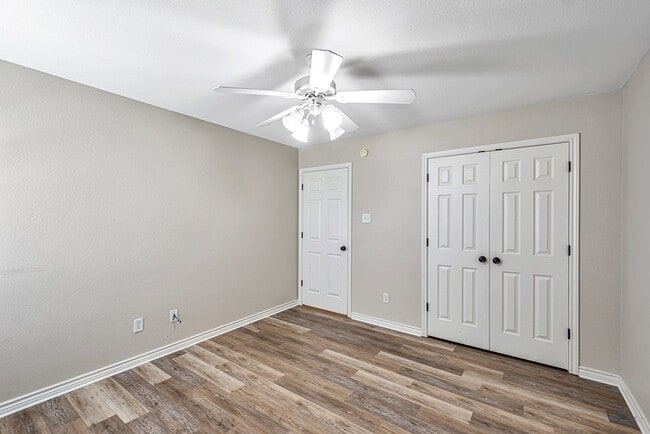 Building Photo - 5409 San Saba Ct