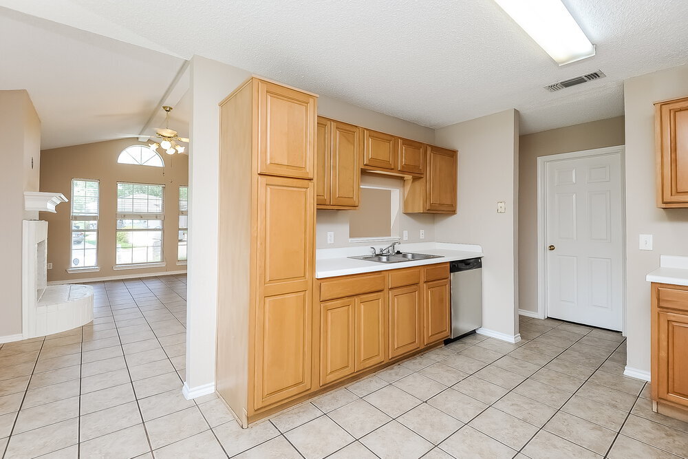 Building Photo - 10224 Maverick Dr