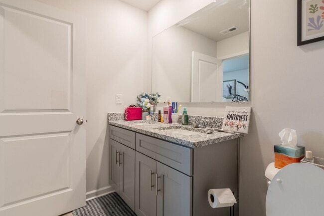 Building Photo - Like New Home in Grovetown