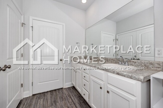 Building Photo - 417 Edgebrook Dr