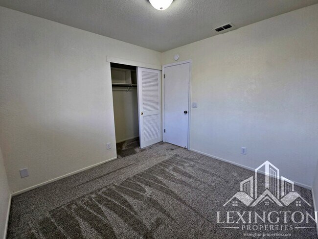 Building Photo - Beautifully Updated, 4BD/3BA, Home in Rocklin – Excellent Location!