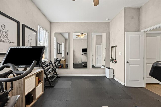 Building Photo - 631 Turquoise Dr