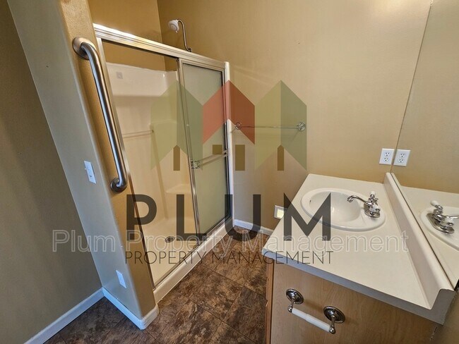 Building Photo - 5104 Village View Way