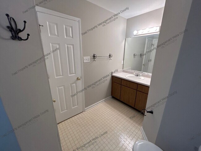 Building Photo - 5612 Hamstead Crossing