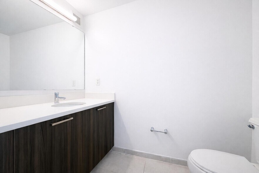 Building Photo - 1524 Sheepshead Bay Rd