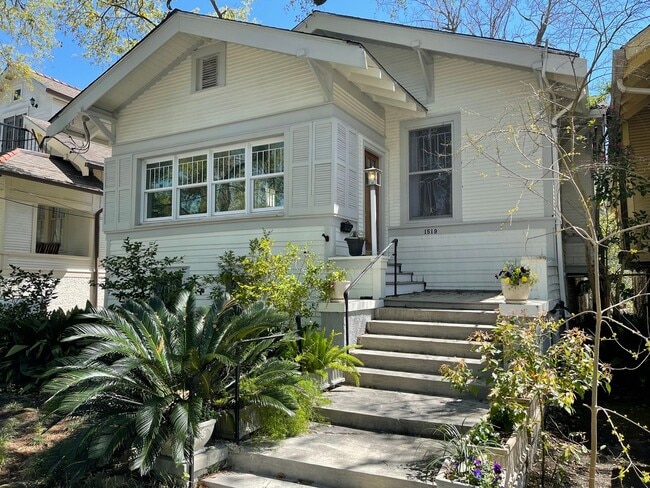 Primary Photo - 1519 Pine St