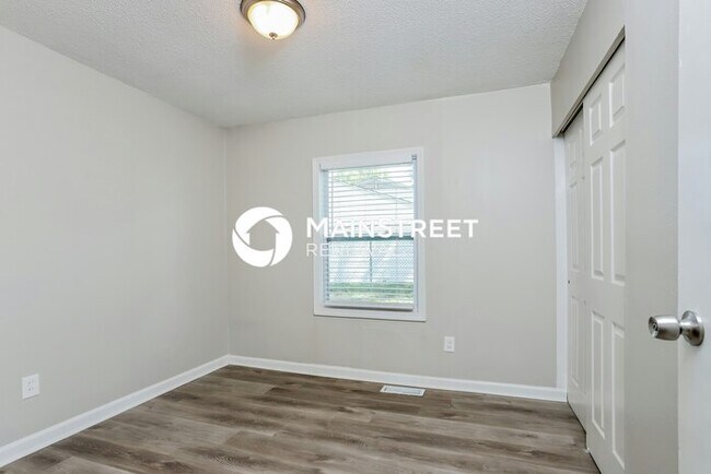 Building Photo - 3 Bedroom Pet-Friendly Home in ST PETERS, MO with Main Street Renewal