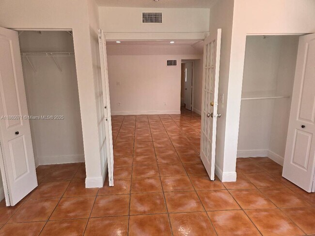 Building Photo - 9915 SW 87th St