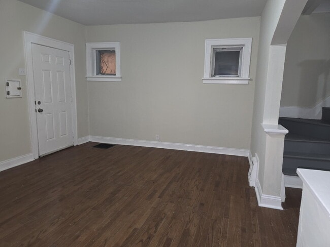 Building Photo - 7707 Vermont Ave