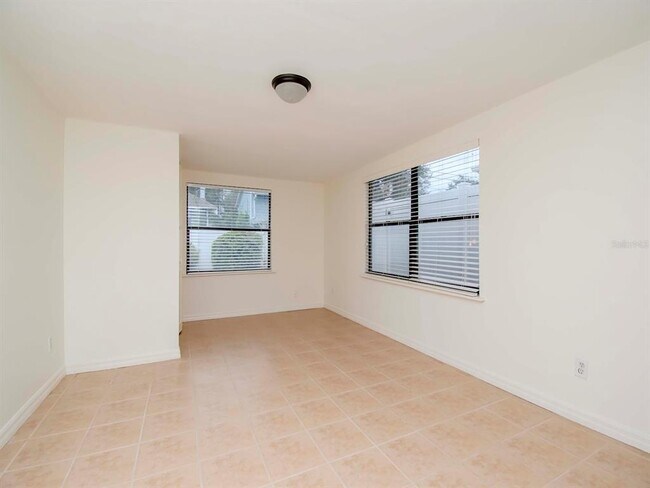 Building Photo - 2607 W Jetton Ave