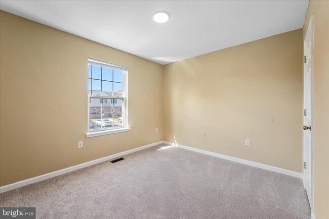 Building Photo - 400 Emily Ln