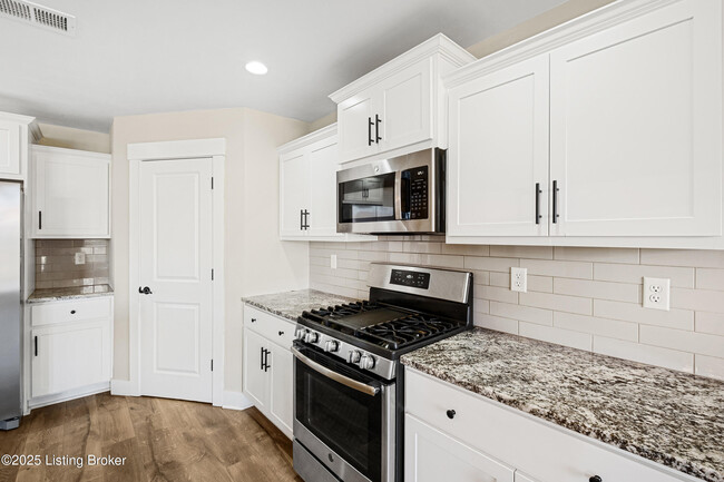 Building Photo - 9203 Harvester Pl