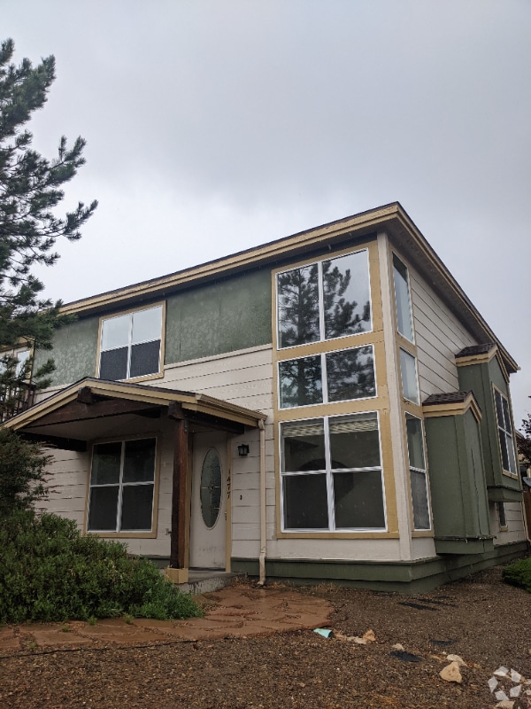 Building Photo - 1477 E Russ Way