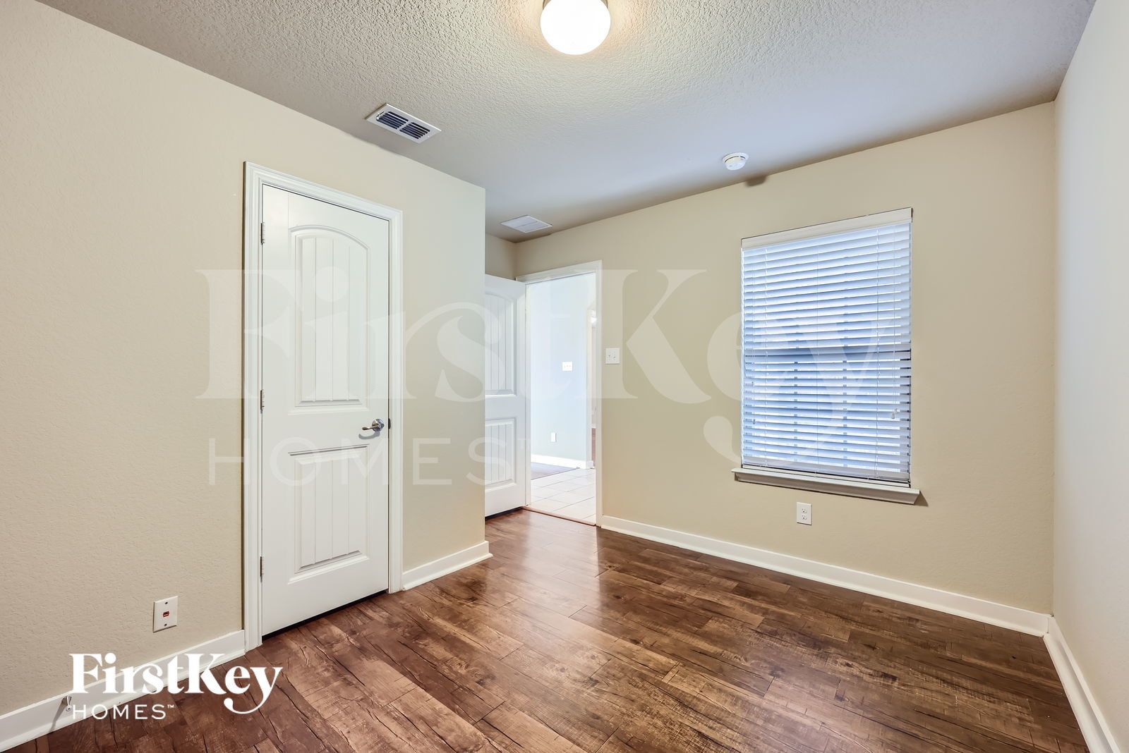 Building Photo - 3613 Cayman Dr