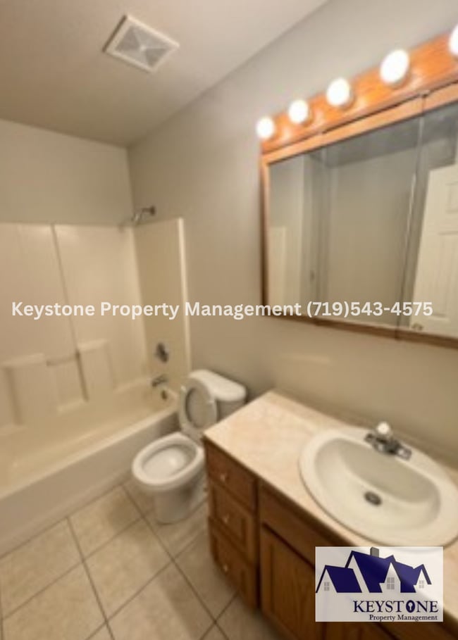 Building Photo - Back on the Market – 3 Bed / 3 Bath House in Pueblo West | $1,800