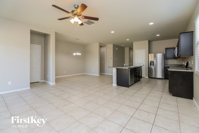 Building Photo - 11376 E Sunflower Ln
